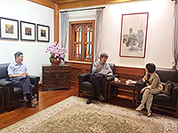 中大副校長張妙清教授(左)訪問北京大學